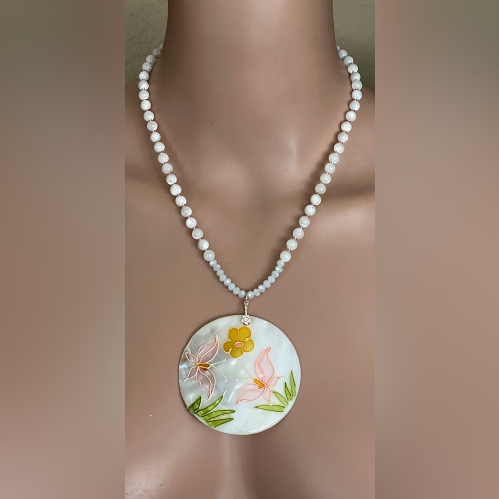 24 inch Mother of Pearl Necklace NWOT - Picture 11 of 16